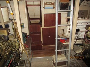 Fleur De Lis 46 45_2780261_49_grand_banks_engine_room_forward