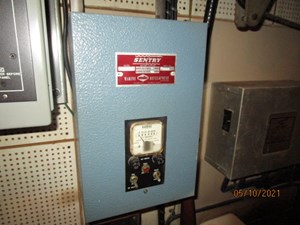 Fleur De Lis 56 55_2780261_49_grand_banks_battery_charger