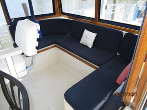 The Answer 21 20_2780447_36_kadey_krogen_flybridge_seating