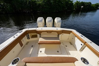 2019 Scout 355 LXF 14 