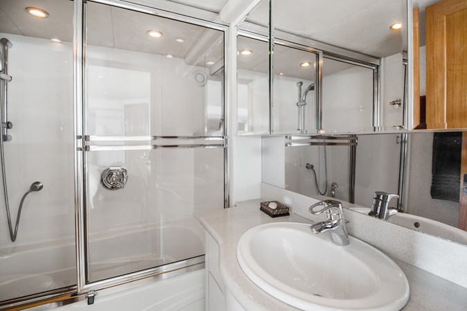 34_2000 65ft Pacific Mariner 65 ER