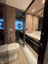 Azimut Grande 27 Metri 17 Azimut Grande 27M_Bathroom