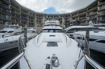 Red Moon 35 2010-Johnson-Cruiser-032