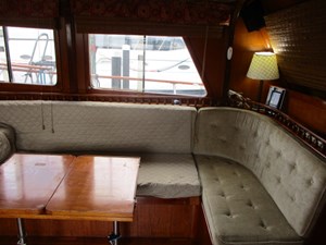 Moonglow 17 16. 43'Albin Settee To Starboard