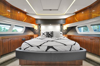 73' Sunseeker 2013 41 DLP00040