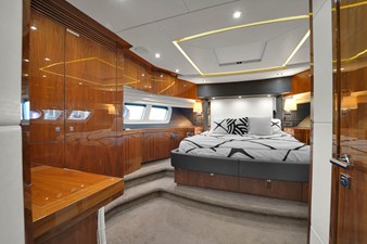 73' Sunseeker 2013 43 DLP00049