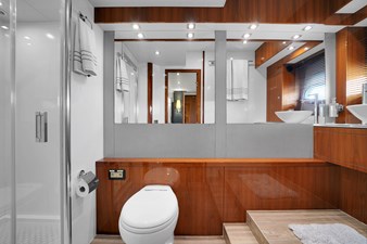 73' Sunseeker 2013 44 DLP00100