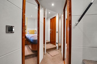 73' Sunseeker 2013 45 DLP00115