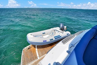 73' Sunseeker 2013 54 DLP00195