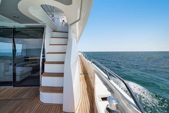 73' Sunseeker 2013 55 DLP00198