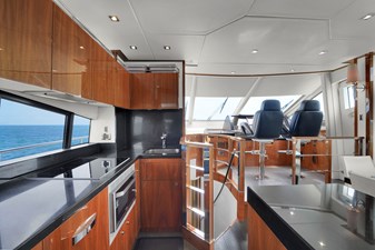 73' Sunseeker 2013 81 DLP00340