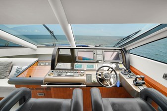 73' Sunseeker 2013 84 DLP00355