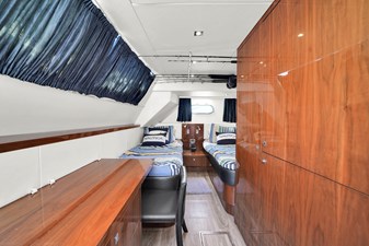 73' Sunseeker 2013 94 DLP00418