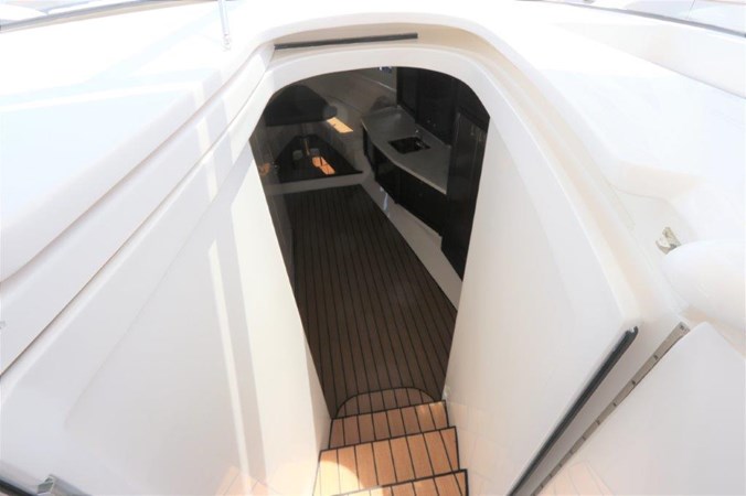 32_2019 47ft Intrepid 475 Sport Yacht