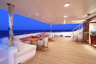 AWATEA 29 Main Deck Aft Looking To Port 