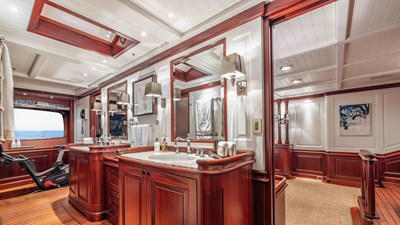 AWATEA 11 Master Bath Looking Aft To Starboard 