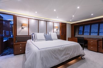 LOVE N LIFE 22 GUEST STATEROOM - PORT