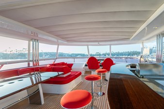 LOVE N LIFE 35 FLYBRIDGE SEATING