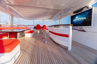 LOVE N LIFE 36 FLYBRIDGE SEATING