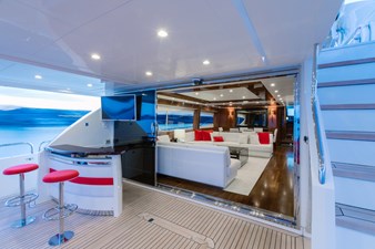 LOVE N LIFE 37 AFT DECK