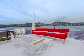 LOVE N LIFE 42 BOAT DECK