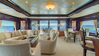 MISS CHRISTINE 30 Skylounge