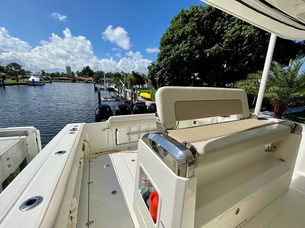 10_2016 42ft Boston Whaler 420