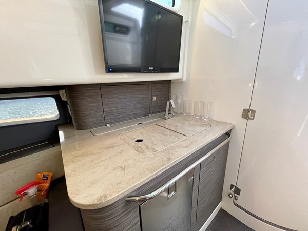 17_2016 42ft Boston Whaler 420