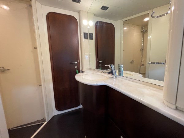 27_2001 68ft Ferretti 680