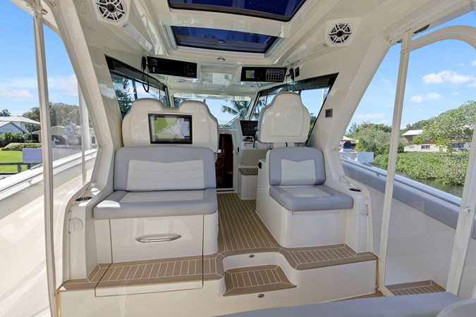 16_2020 53' Scout 530 LXF