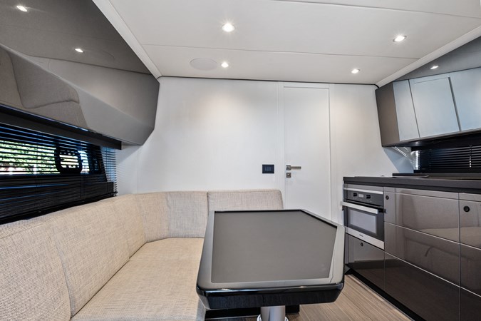 21_2022 47ft Azimut Verve 47