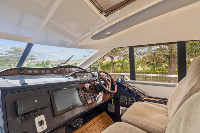 19_2001 65ft Princess V65 TAKIA