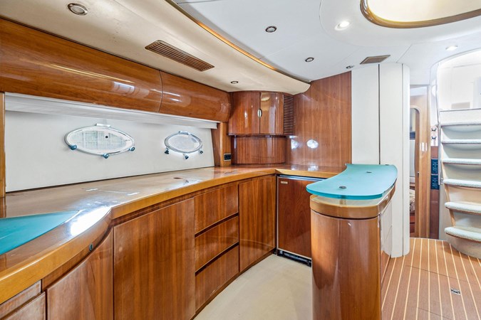 29_2001 65ft Princess V65 TAKIA