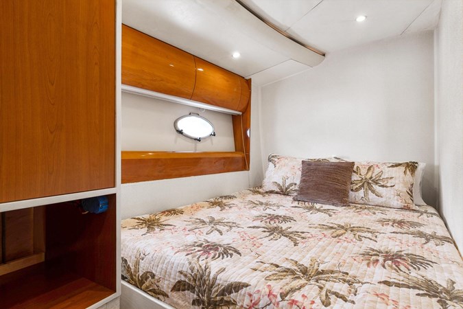 34_2001 65ft Princess V65 TAKIA