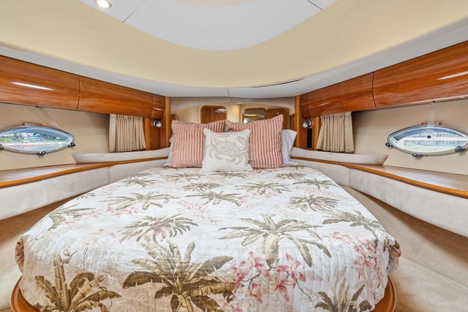 35_2001 65ft Princess V65 TAKIA