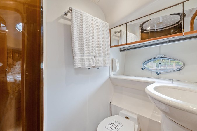 37_2001 65ft Princess V65 TAKIA