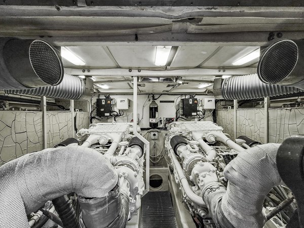 38_2001 65ft Princess V65 TAKIA