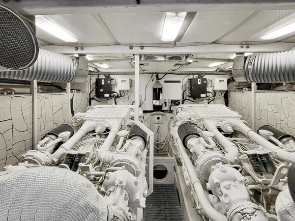 39_2001 65ft Princess V65 TAKIA