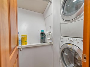 Eva VII 27 Lower Companionway Washer and Dryer
