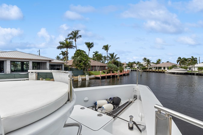 7_1989 102ft Oceanfast Motor Yacht HIGHLINE