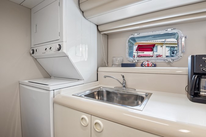 31_1989 102ft Oceanfast Motor Yacht HIGHLINE