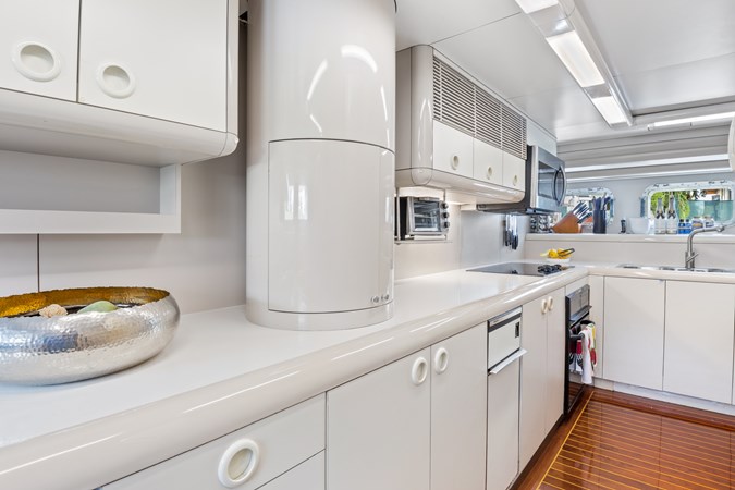 32_1989 102ft Oceanfast Motor Yacht HIGHLINE