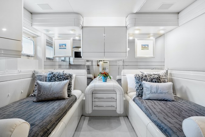 47_1989 102ft Oceanfast Motor Yacht HIGHLINE