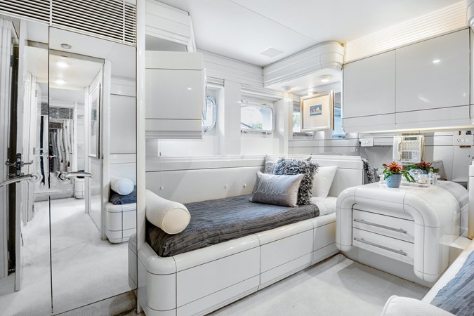 48_1989 102ft Oceanfast Motor Yacht HIGHLINE