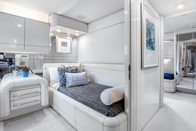 49_1989 102ft Oceanfast Motor Yacht HIGHLINE