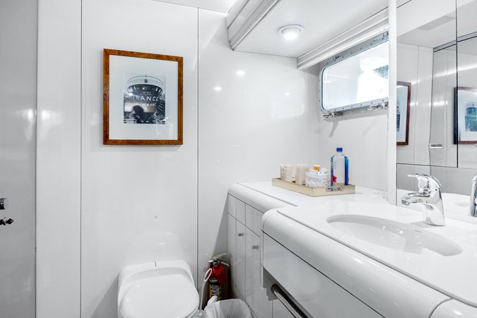 50_1989 102ft Oceanfast Motor Yacht HIGHLINE