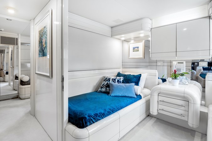 55_1989 102ft Oceanfast Motor Yacht HIGHLINE