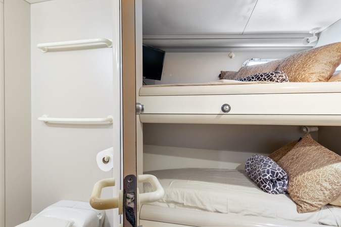 59_1989 102ft Oceanfast Motor Yacht HIGHLINE