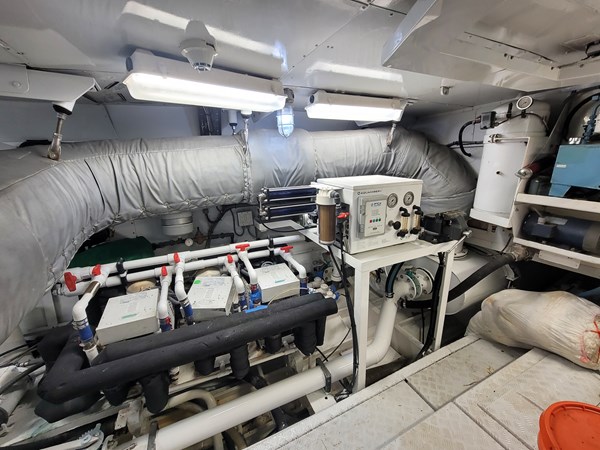 68_1989 102ft Oceanfast Motor Yacht HIGHLINE