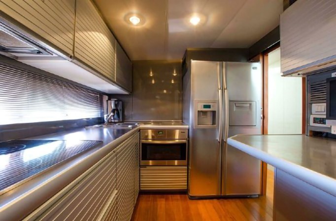 16_2004 78ft Baia Atlantica DIVINE MADNESS